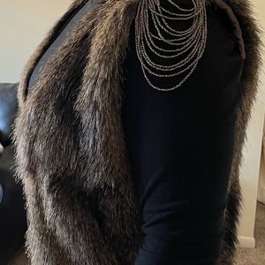Faux Fur vest w/beaded shoulder | size M